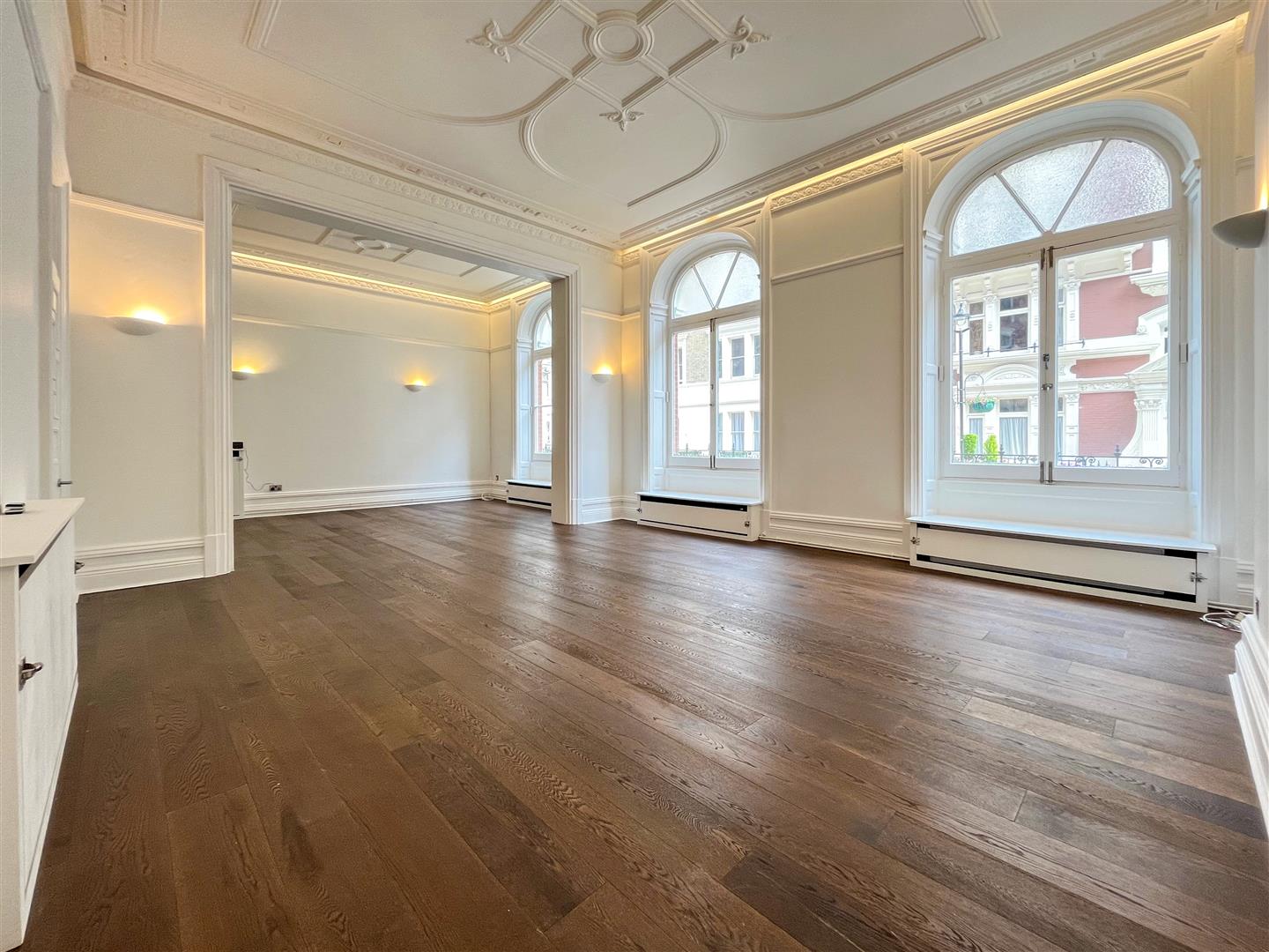 3 bed property in Carlisle Mansions, London